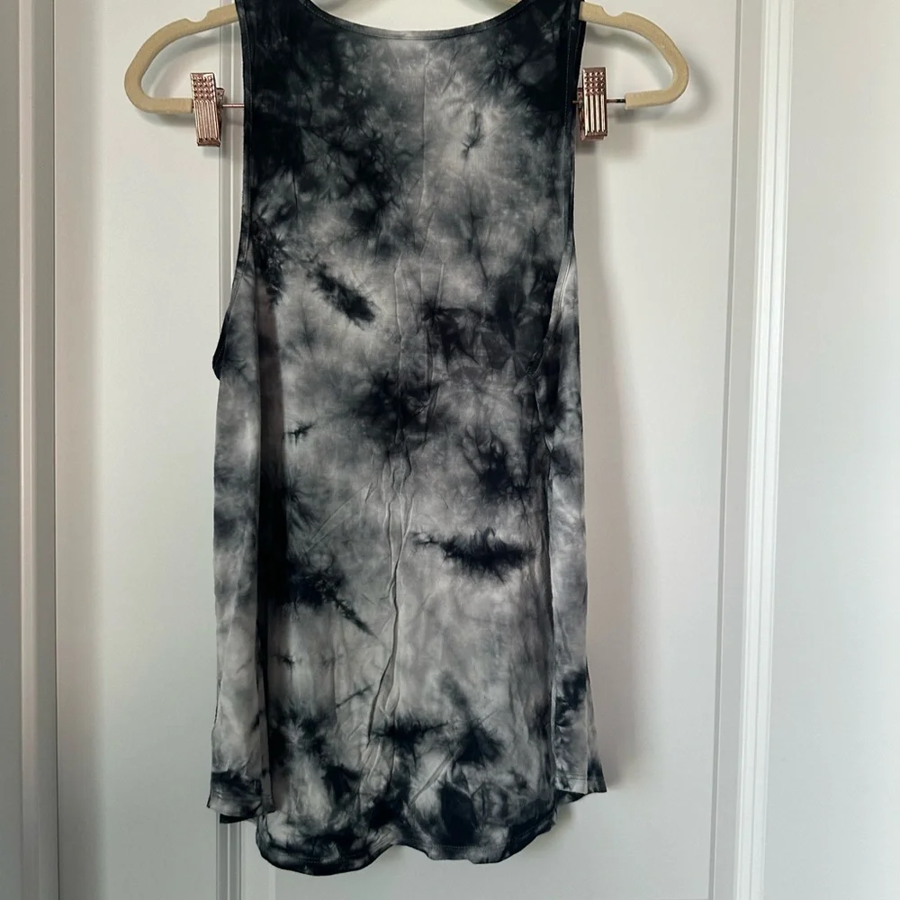 American Eagle favorite tank black and white tie-dye size medium - Picture 2 of 5